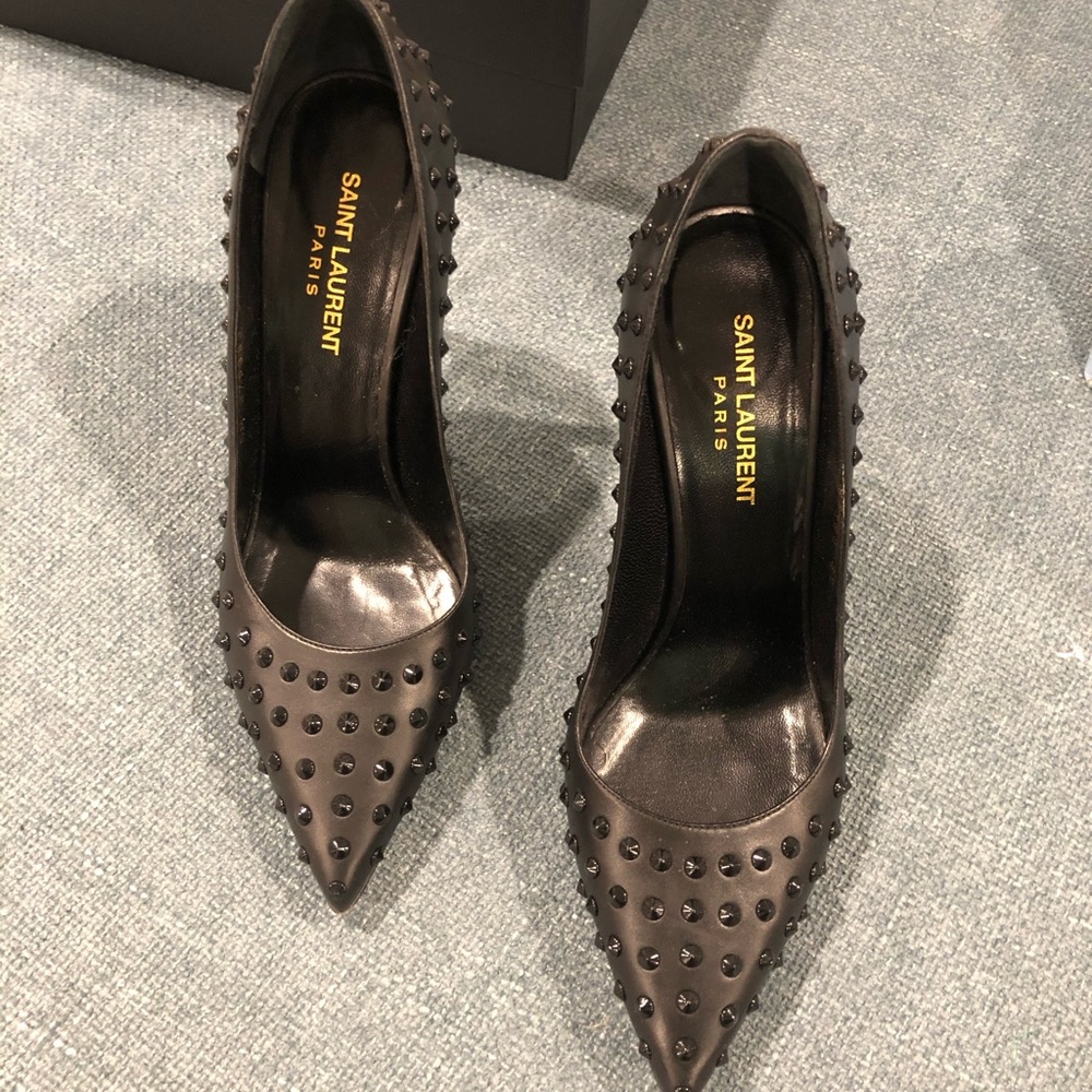 COPY - Saint Laurent studded black pump -STUNNING!